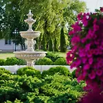Royal Park & 3*