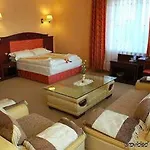 Royal Park & 3*