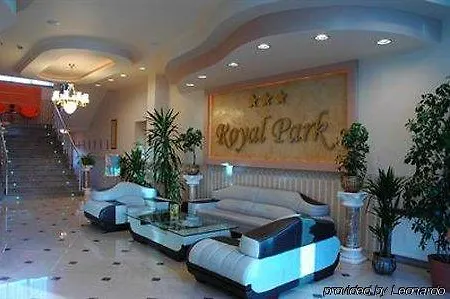 Royal Park & 3*