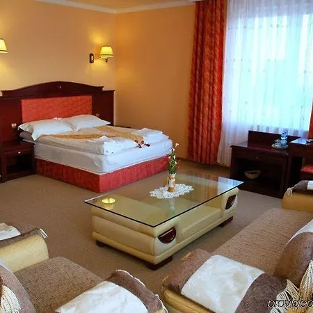 호텔 Royal Park & 3*