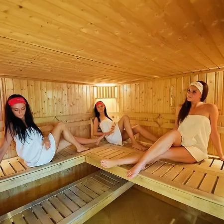 Royal Park & Hotel 3*