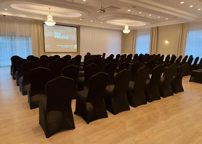 Royal Park & فندق