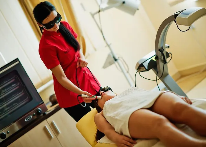 Royal Park & فندق