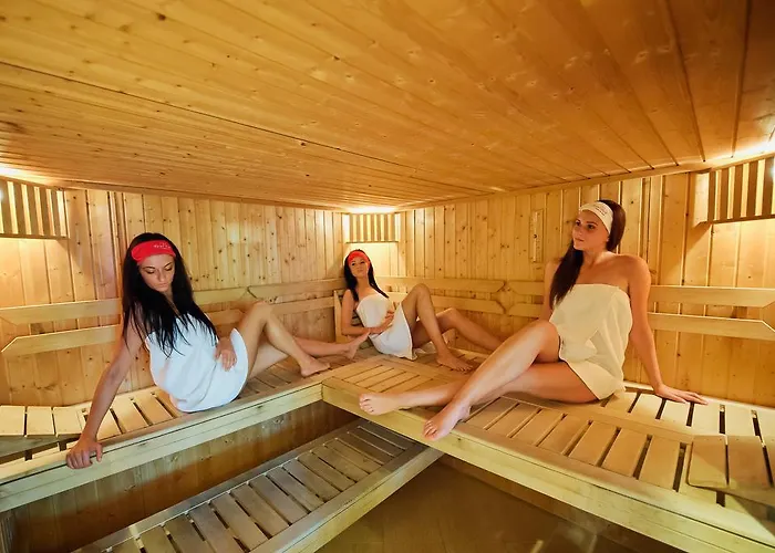 Royal Park & Hotel 3*