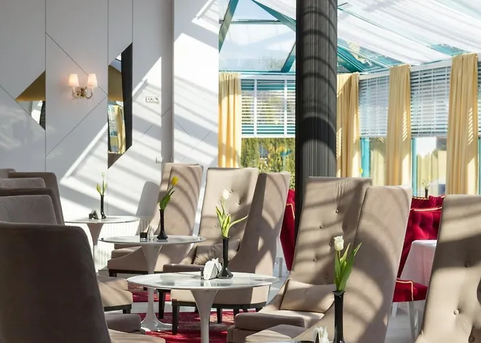 Royal Park & فندق